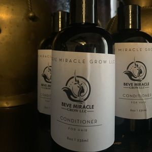 Leave in conditioner) this product is good for male and females and children